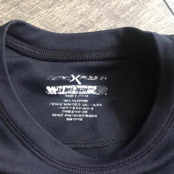 Boys lined Zero Xposur Dri-Tech top. Size large - Picture 3 of 4